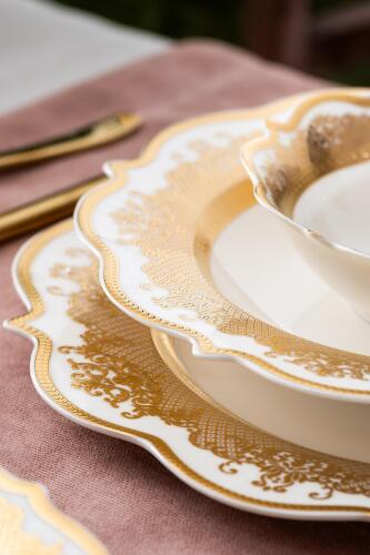 Alesia 60 Piece Gold Porcelain Dinner Set For 12 People - 2
