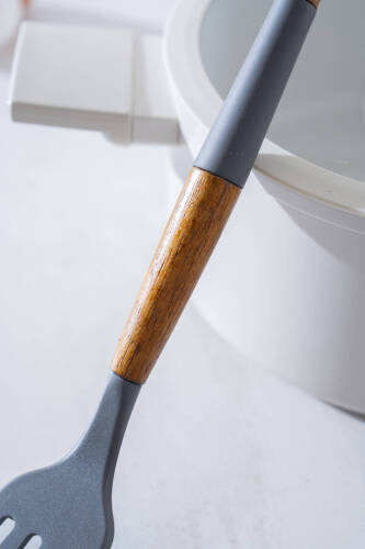 Evero Delikli Silikon Spatula - 28 cm (1)