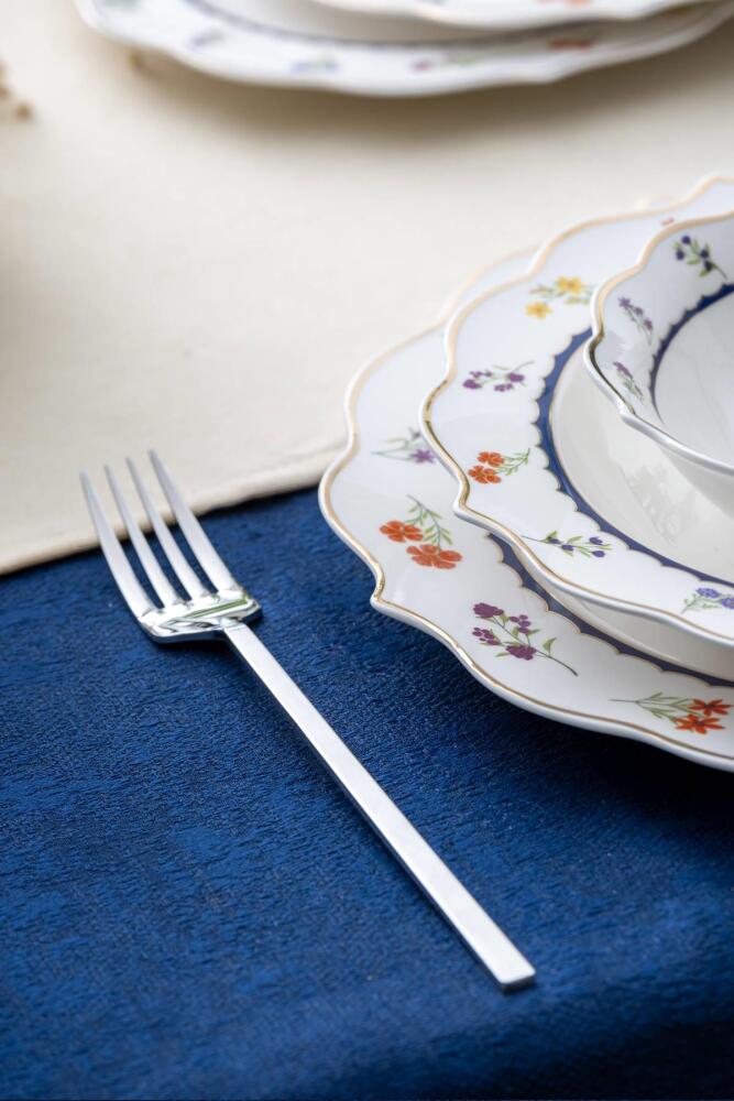 Hillary 24 Piece Porcelain Dinner Set For 6 People - 5