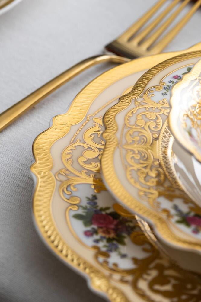 Macbeth 60 Piece Gold Porcelain Dinner Set For 12 People - 2