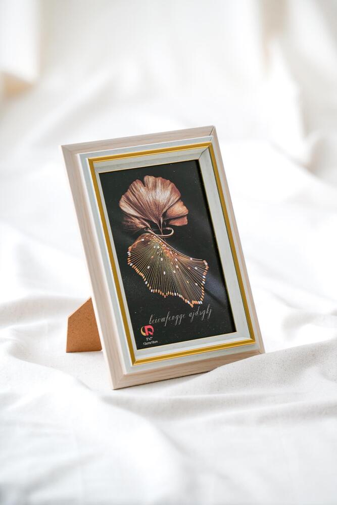Relic Photo Frame - 18 x 22.5 cm - 1